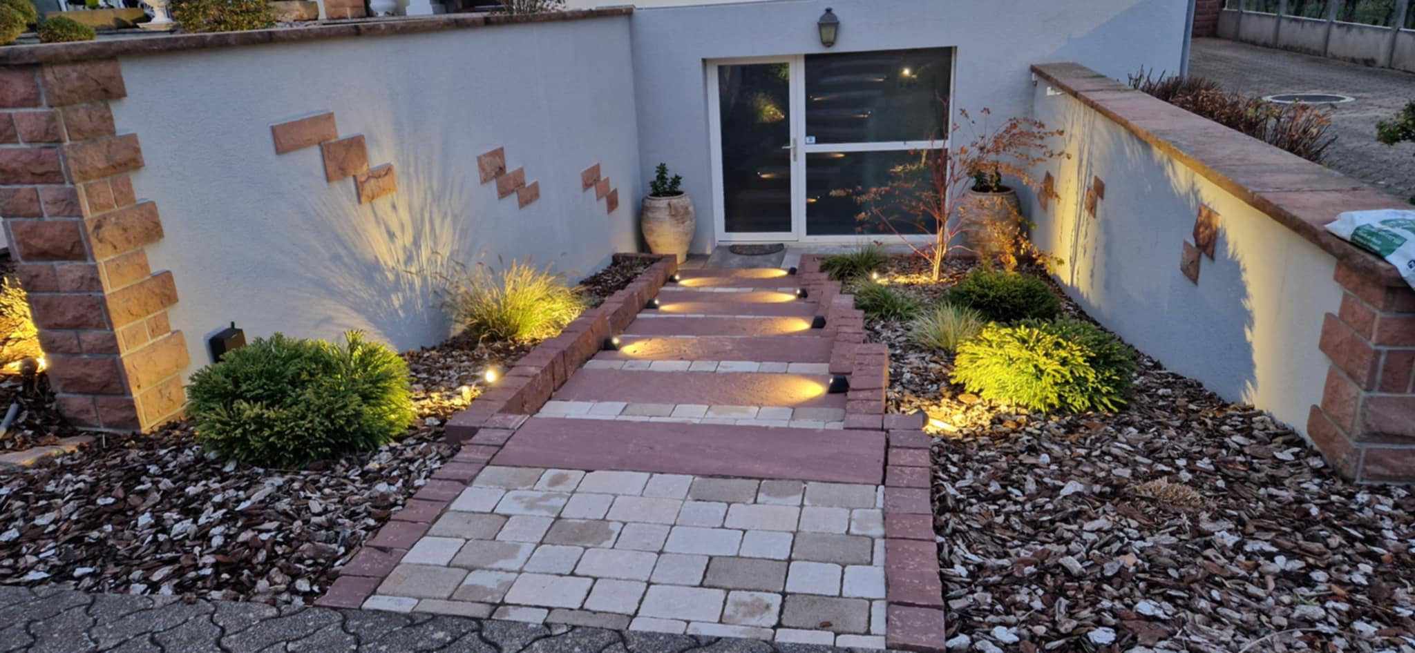 ESCALIER PIERRE NAT NUIT | Passion Jardins Maçonnerie paysagère : structure et élégance pour vos extérieurs Saint-Dié-des-Vosges