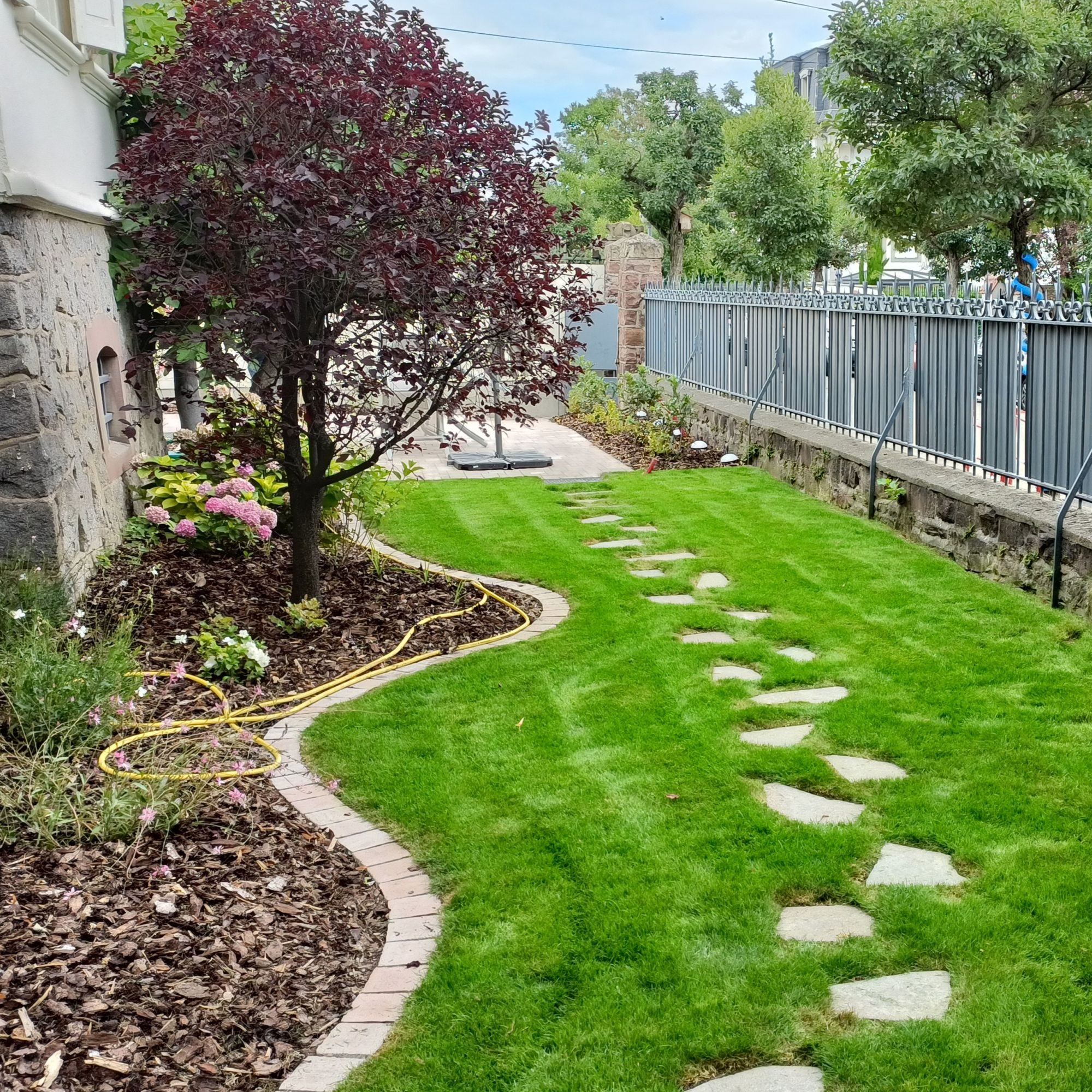 Comment int&eacute;grer la pierre et le v&eacute;g&eacute;tal pour cr&eacute;er un jardin harmonieux et durable ? Wittenheim